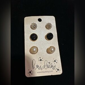Set 3 stud earring from hey daisy. NWOT